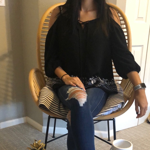 Black cold shoulder - Picture 6 of 6